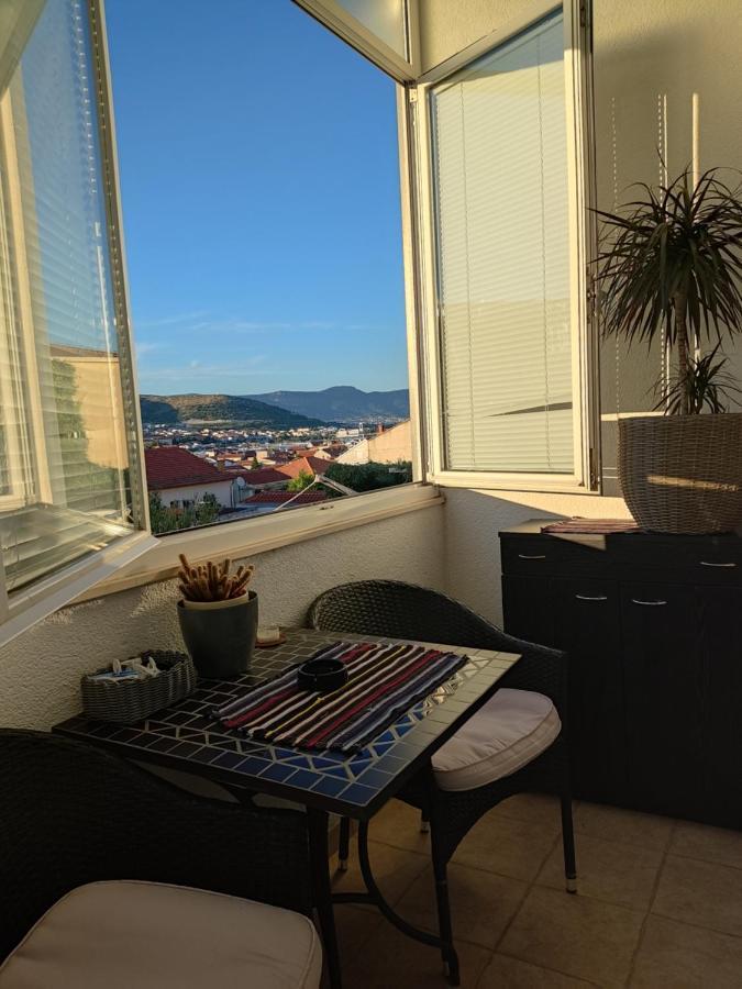 Leona Apartment โตรกีร์ ภายนอก รูปภาพ